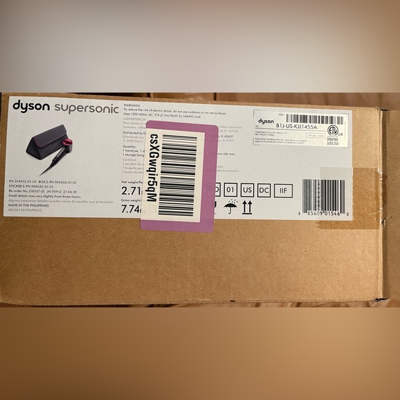 Dyson Supersonic Hair Dryer in Charcoal with Magenta Accents - Picture 11 of 12
